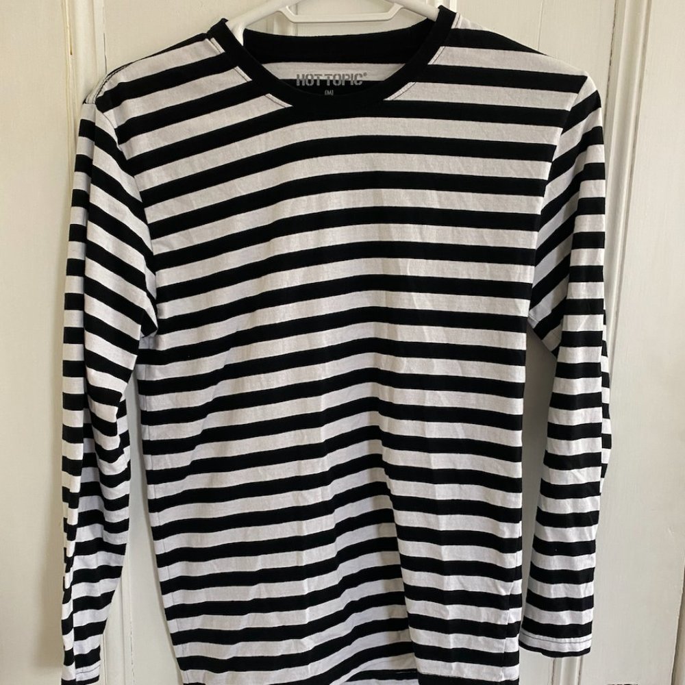 Hot Topic Long Sleeve